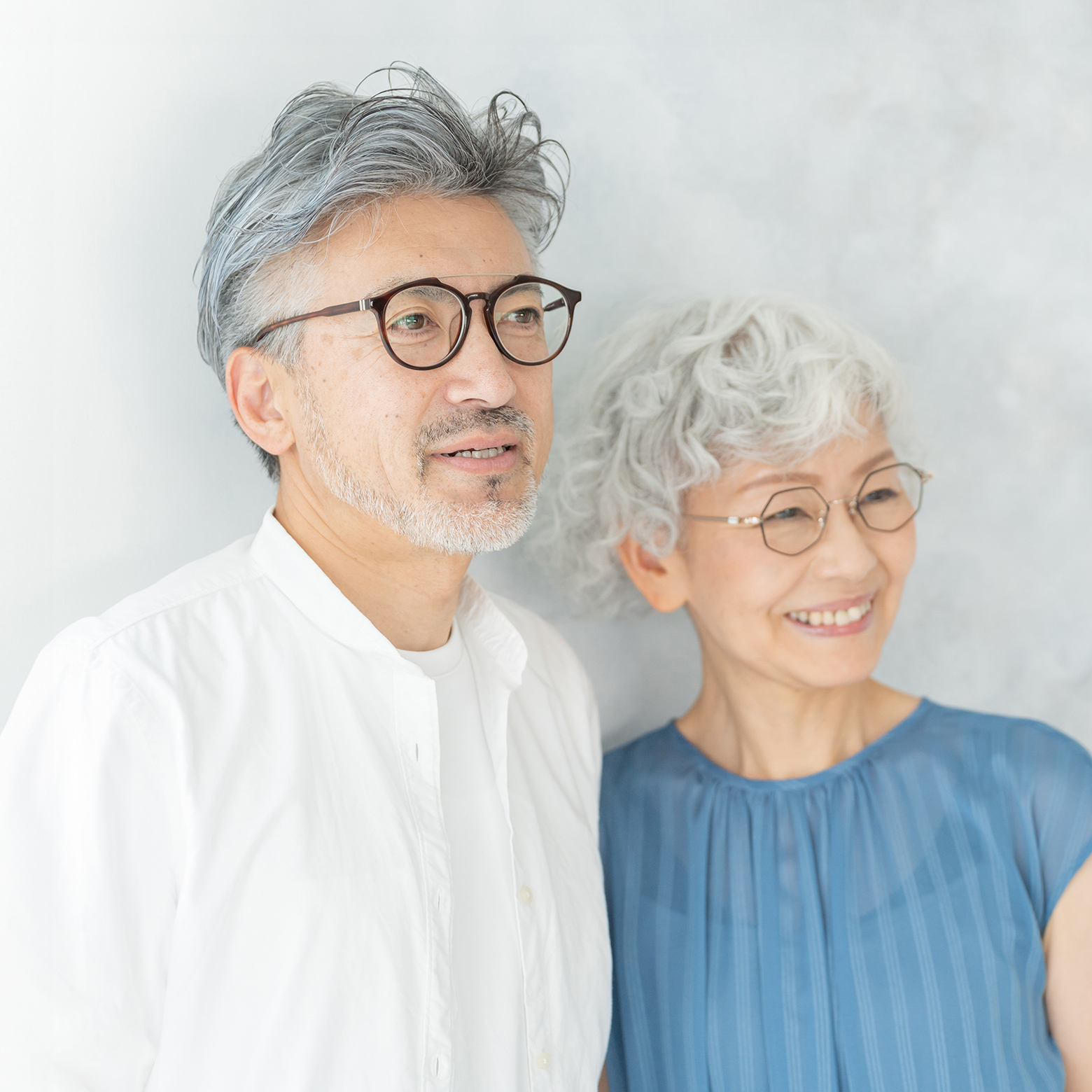 男女が笑っている様子